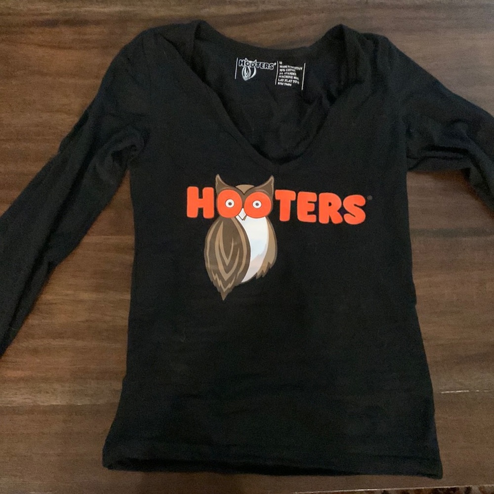 Hooters XS black long sleeve top